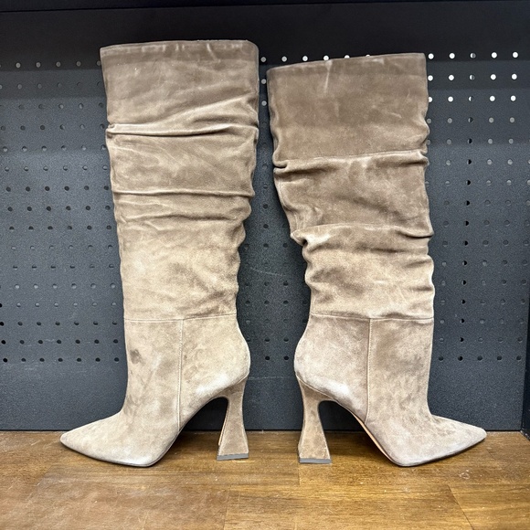 New W/ Box! Women's Vince Camuto Knee High Sable Suede Heeled Fall Boots Size 9 - Picture 1 of 6